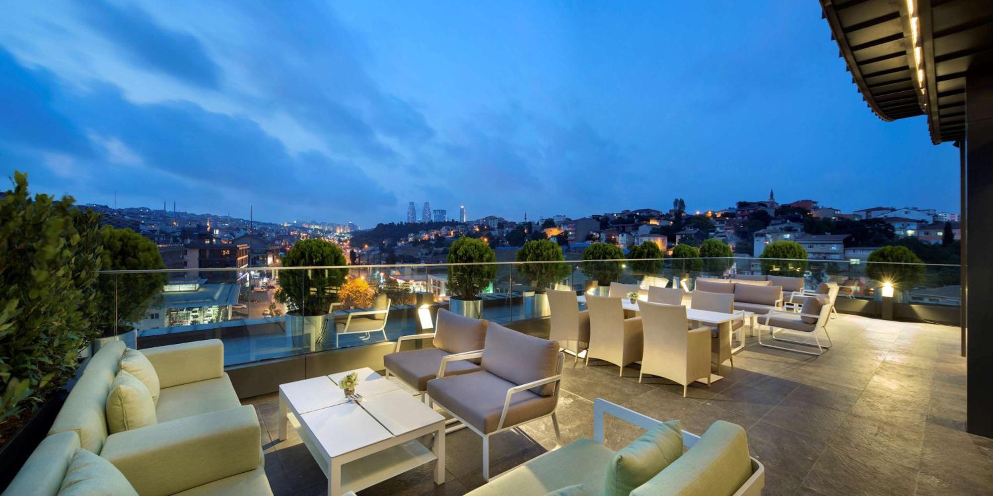 Hôtel Doubletree By Hilton Istanbul - Piyalepasa Extérieur photo